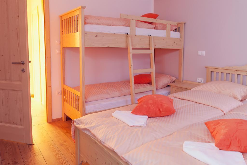 Guesthouse Macesen Spodnja Sorica Camera foto